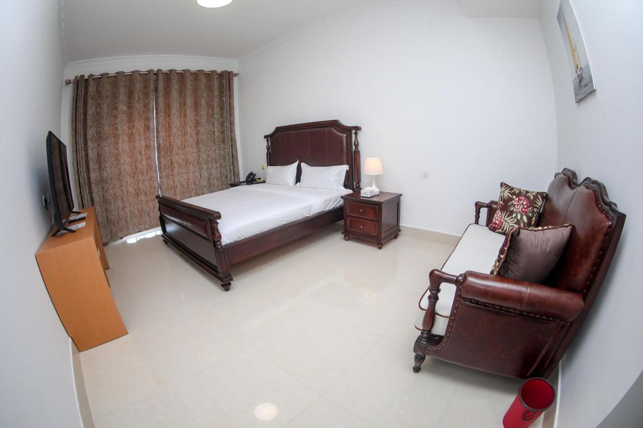 Lark Hotel ดาร์เอสซาลาม ภายนอก รูปภาพ