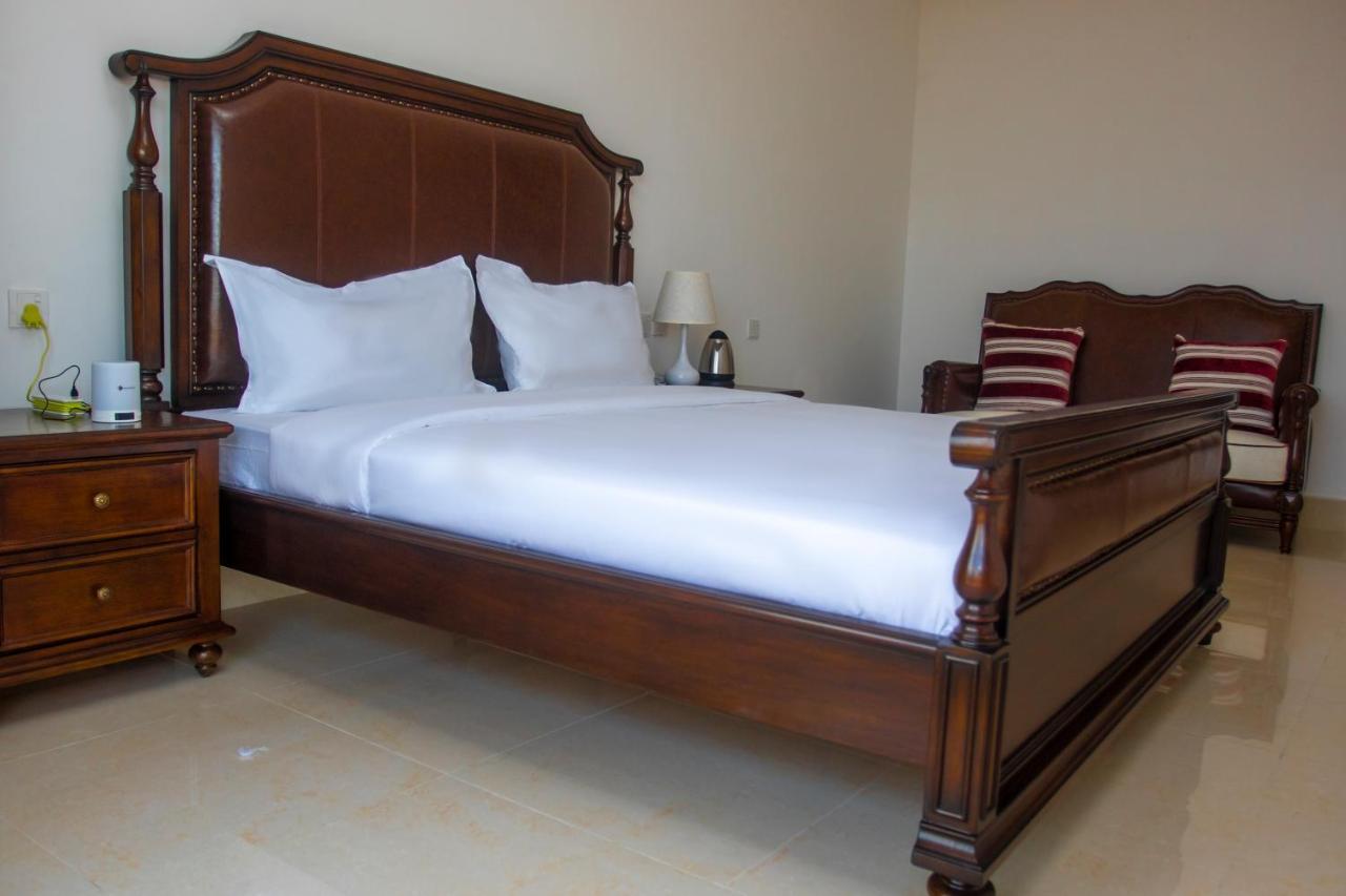 Lark Hotel ดาร์เอสซาลาม ภายนอก รูปภาพ