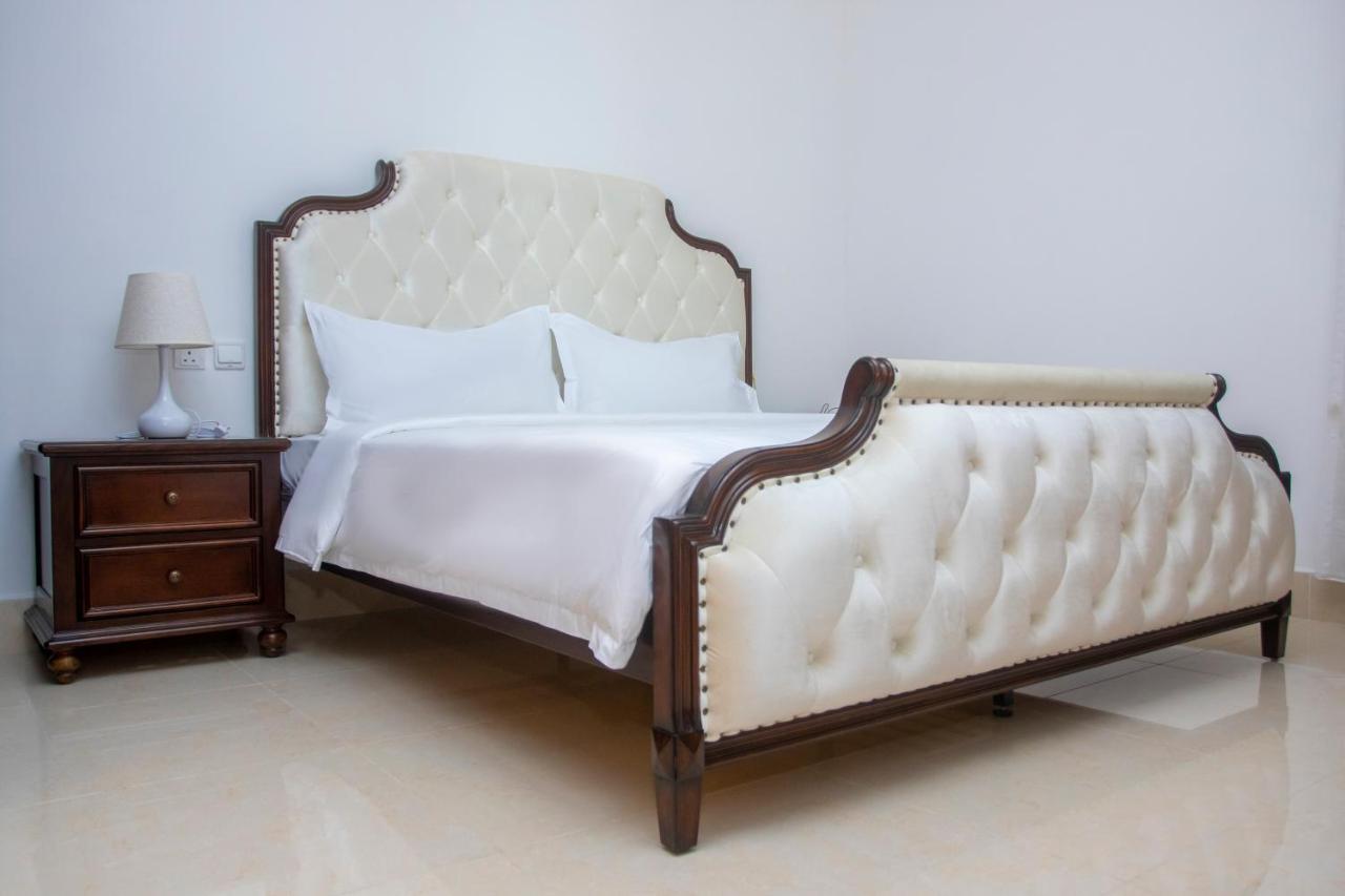 Lark Hotel ดาร์เอสซาลาม ภายนอก รูปภาพ