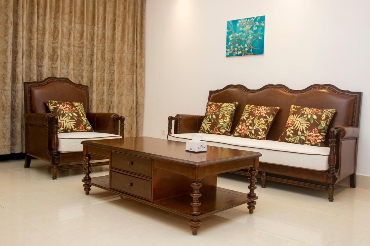 Lark Hotel ดาร์เอสซาลาม ภายนอก รูปภาพ