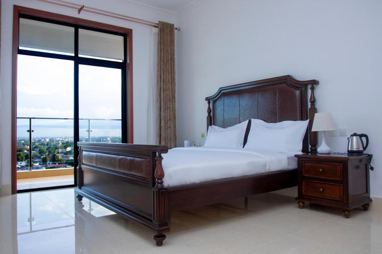 Lark Hotel ดาร์เอสซาลาม ภายนอก รูปภาพ
