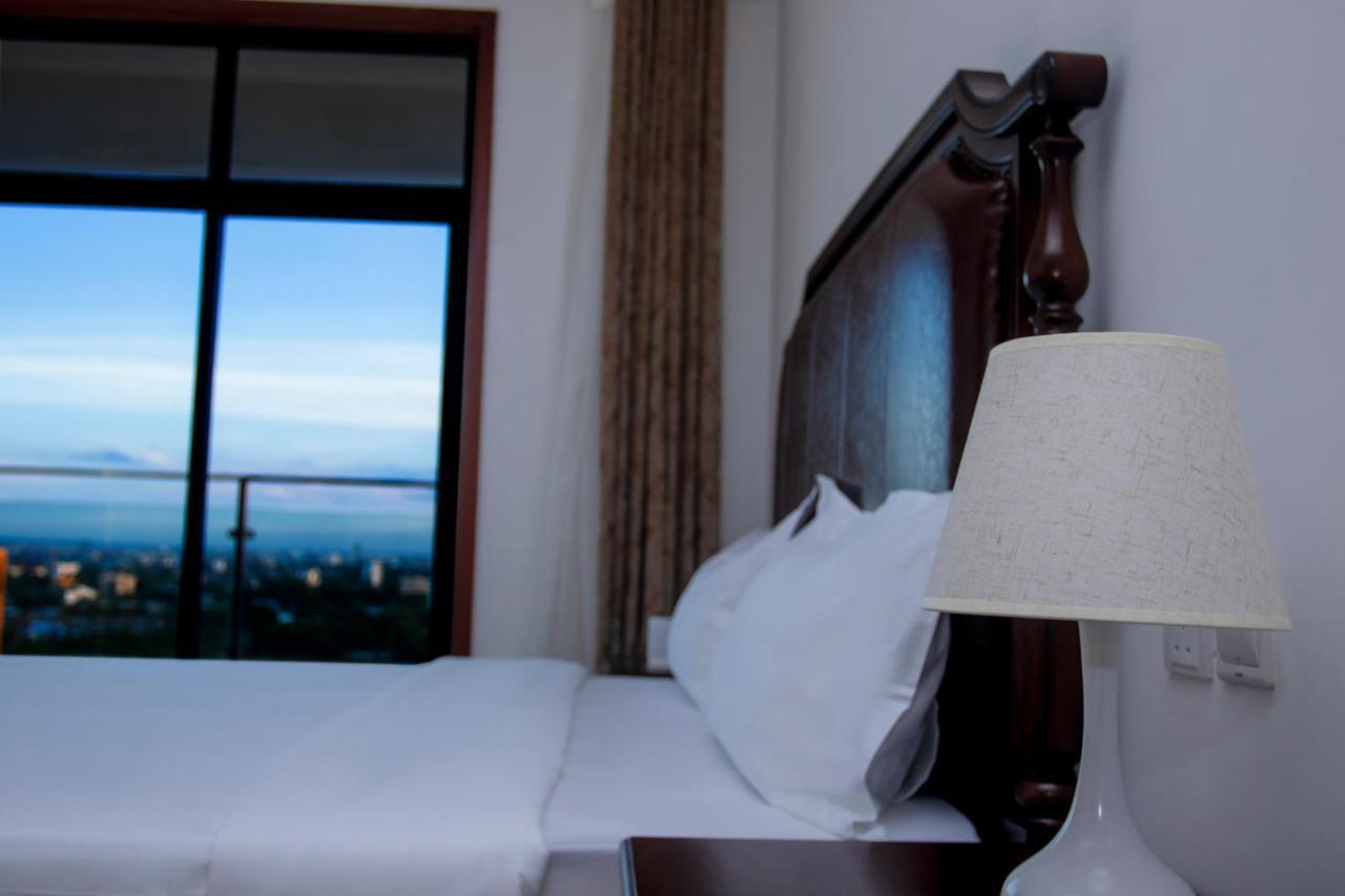 Lark Hotel ดาร์เอสซาลาม ภายนอก รูปภาพ
