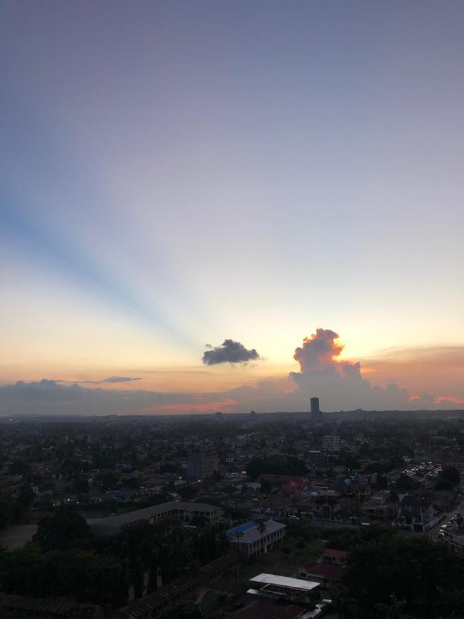 Lark Hotel ดาร์เอสซาลาม ภายนอก รูปภาพ